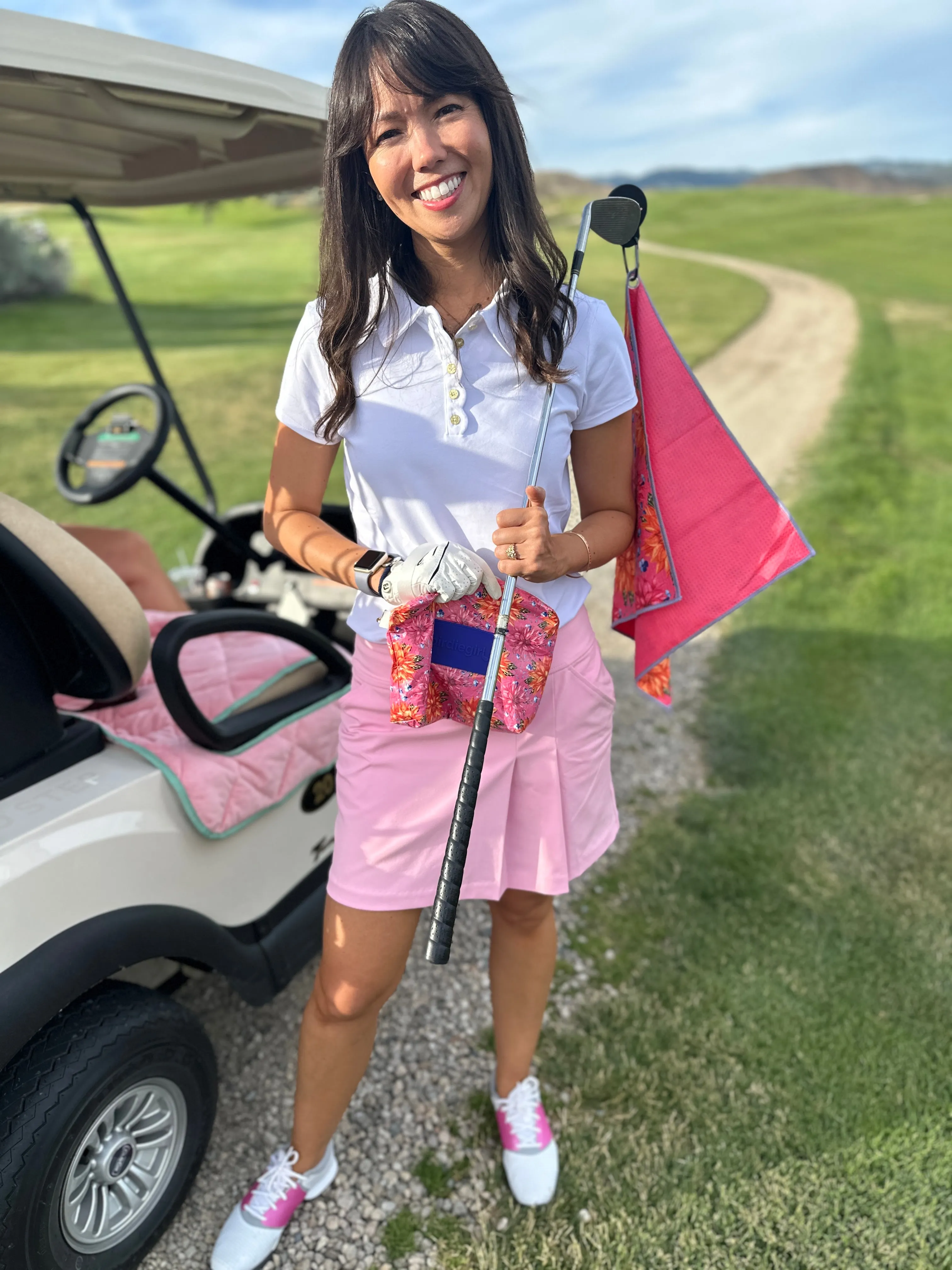 Set of 2: Big Floral Magnetic Golf Towel and Golf Accessory Bag